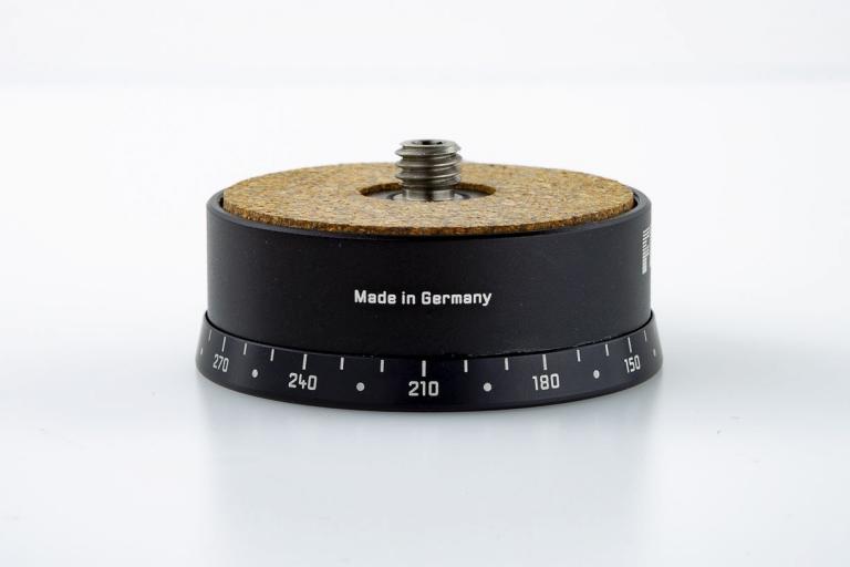 FLM P-1 Panoramabasis für die Herstellung von Panoramafotografien aus mehreren Teilbereichen.