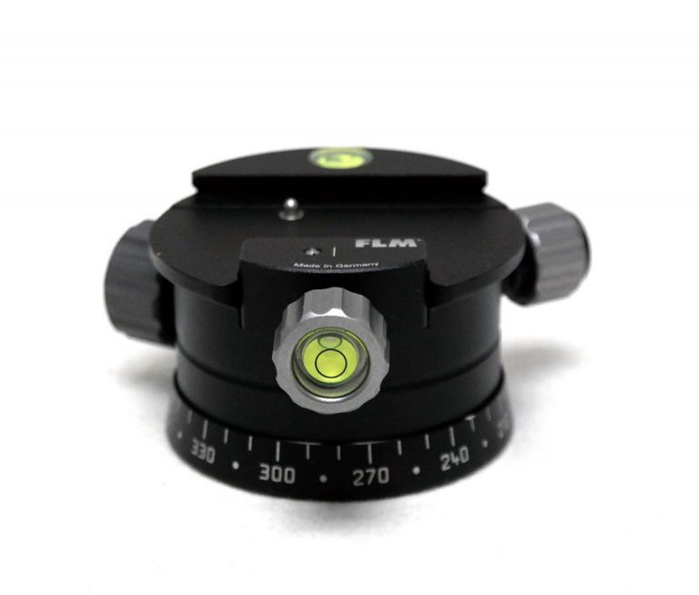 FLM PR-15 Panoramabasis, vereint die Funktion der Panobasis P-1 mit der Funktion der Schnellwechselbasis SRB.