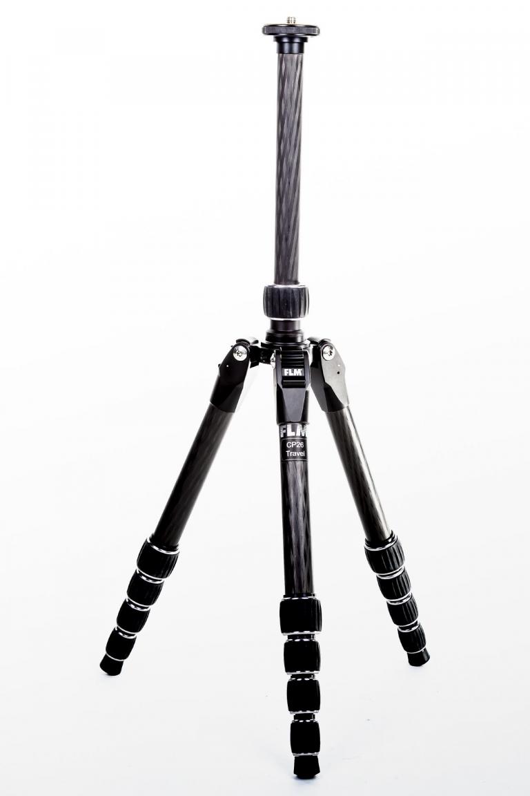 FLM CP-26 Travel CL, das klassische Traveler Stativ mit umklappbaren Beinen - passt mit Kugelkopf in seine Tasche.
