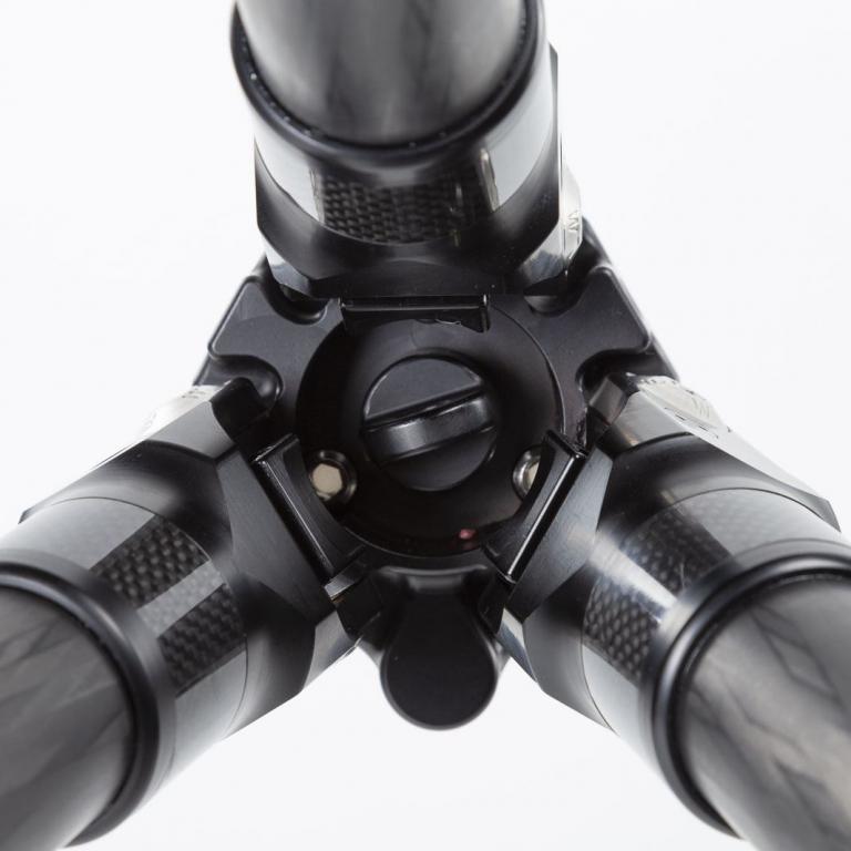 FLM CP-30 M4 II, Carbonfaser/Aluminium Hybrid-Stativ für Fotografie.