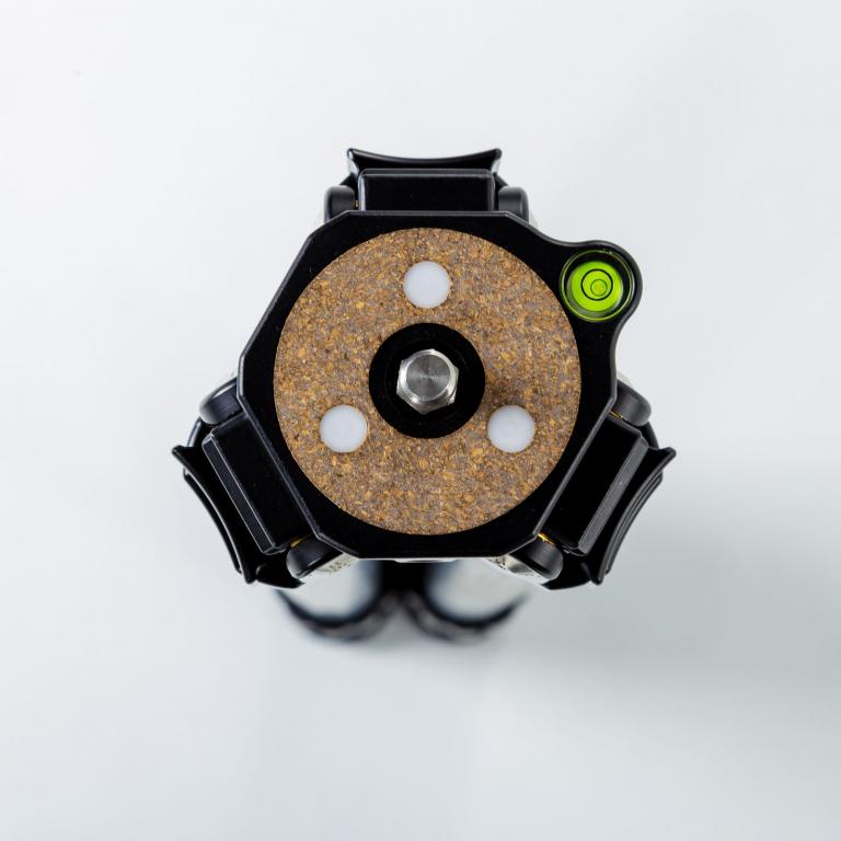 FLM CP-30 M4 II, Carbonfaser/Aluminium Hybrid-Stativ für Fotografie.